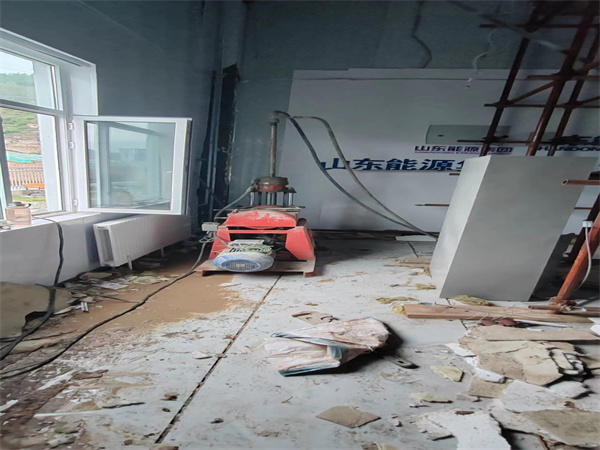 三山地基基础下沉墙体裂缝加固注浆顶升施工