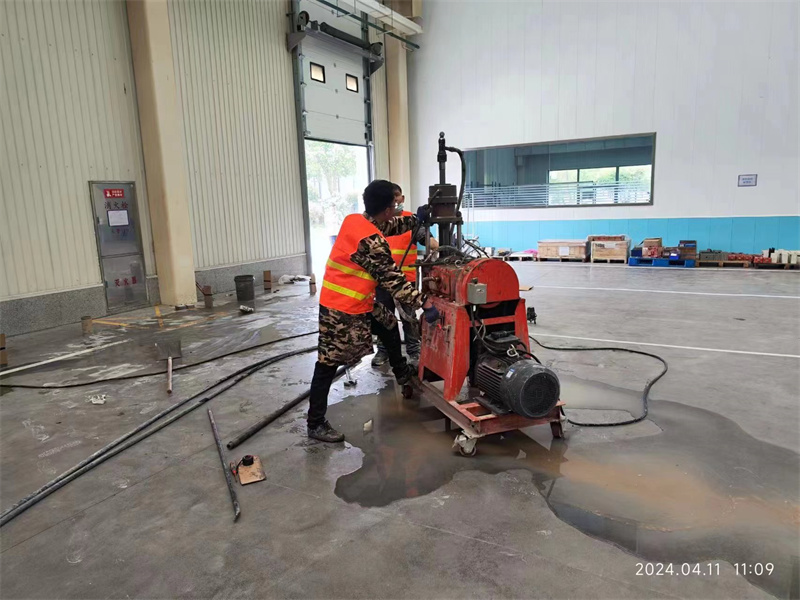 三山厂房地面下沉塌陷注浆加固施工